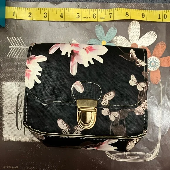 Forever 21 Bags Small Floral Clutch Purse Poshmark